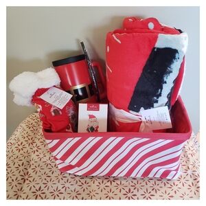 Hallmark 2024 VIP Exclusive Gift Basket.  BRAND NEW! Sold out in stores.